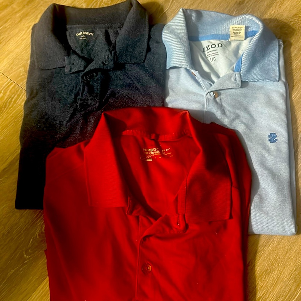 3 men’s large short sleeve shirts.